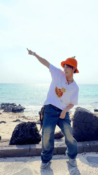 Latest photo of Hui (PENTAGON)