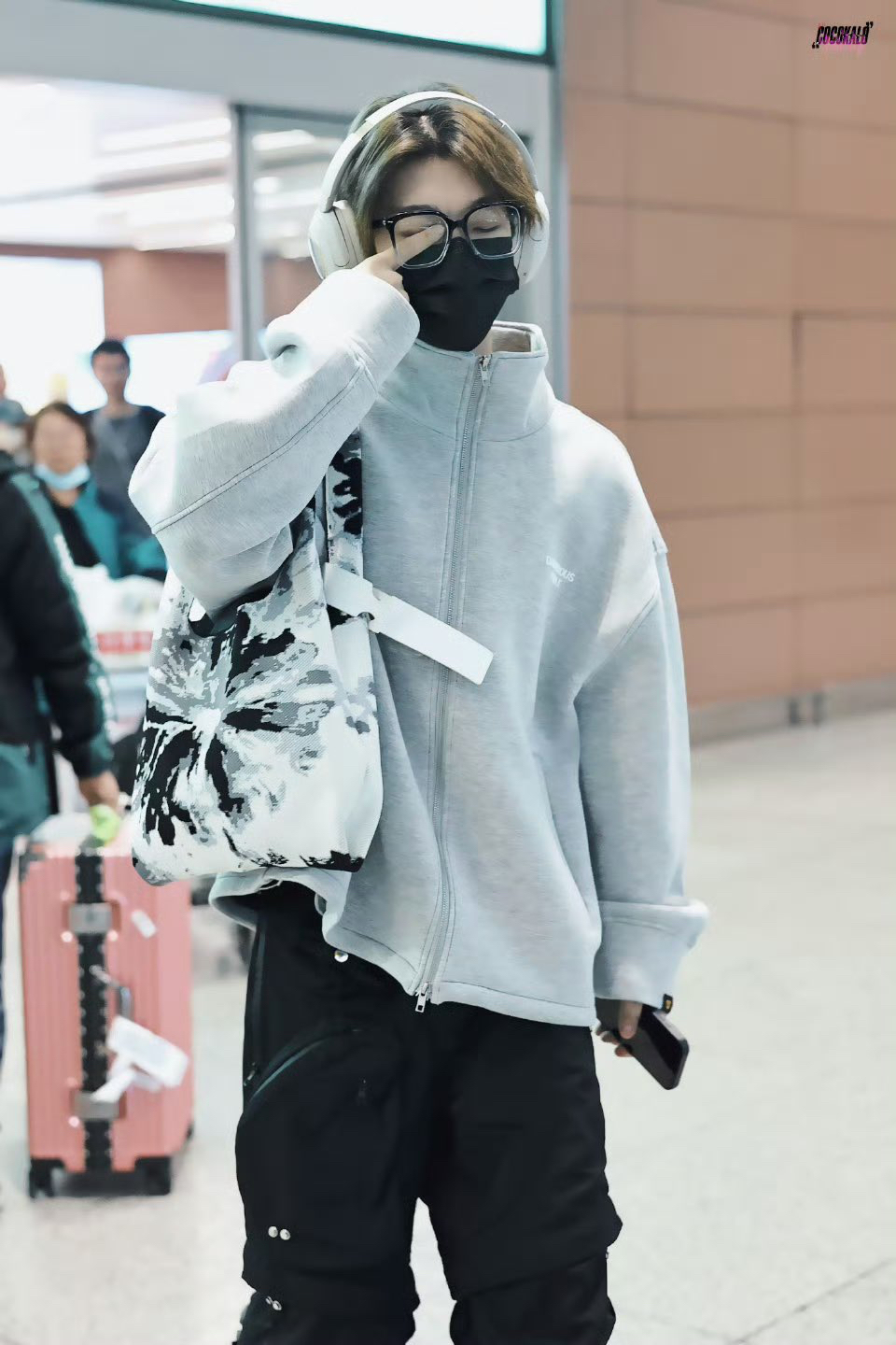 A moment captured by He Xinlong (ALPHA DRIVE ONE)'s fan