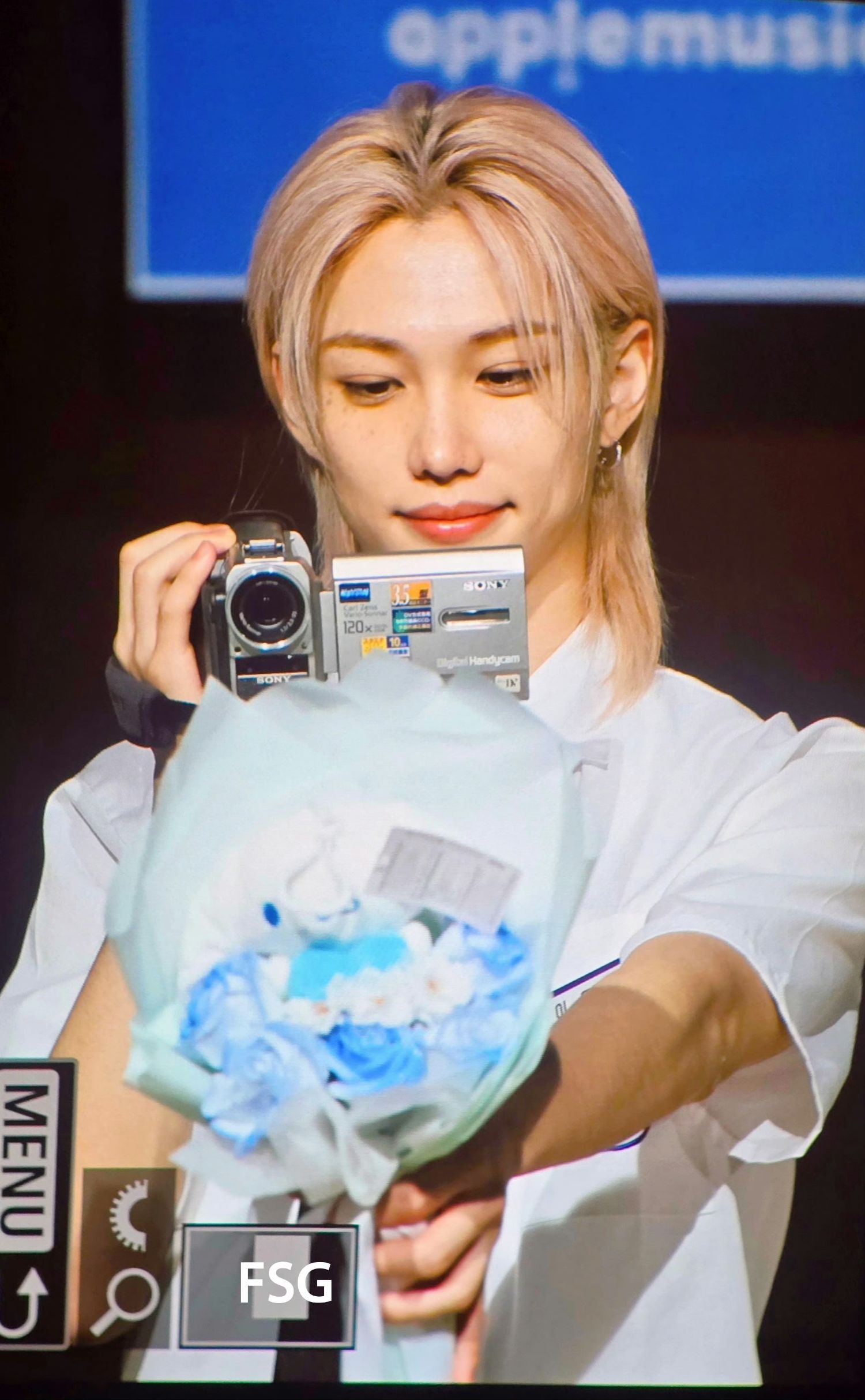 Latest photo of Felix (Stray Kids)