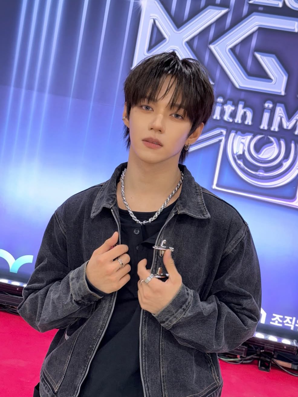 A moment captured by JL (AHOF)'s fan