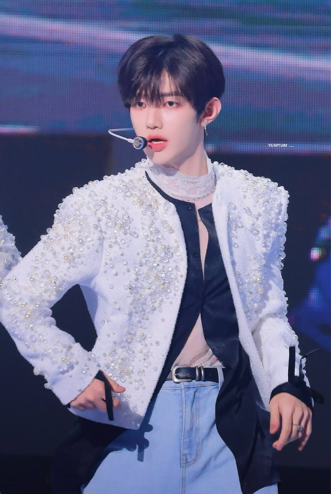 Behind-the-scenes cut of Zhang Hao (ZEROBASEONE)