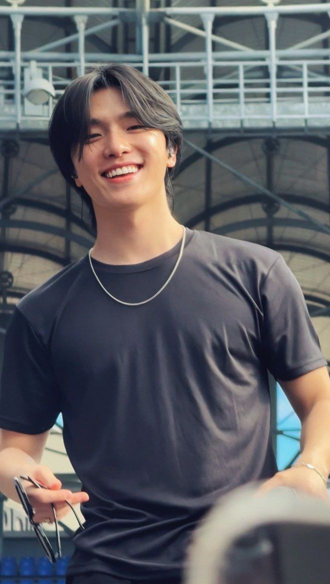 Behind-the-scenes cut of Dino (SEVENTEEN)