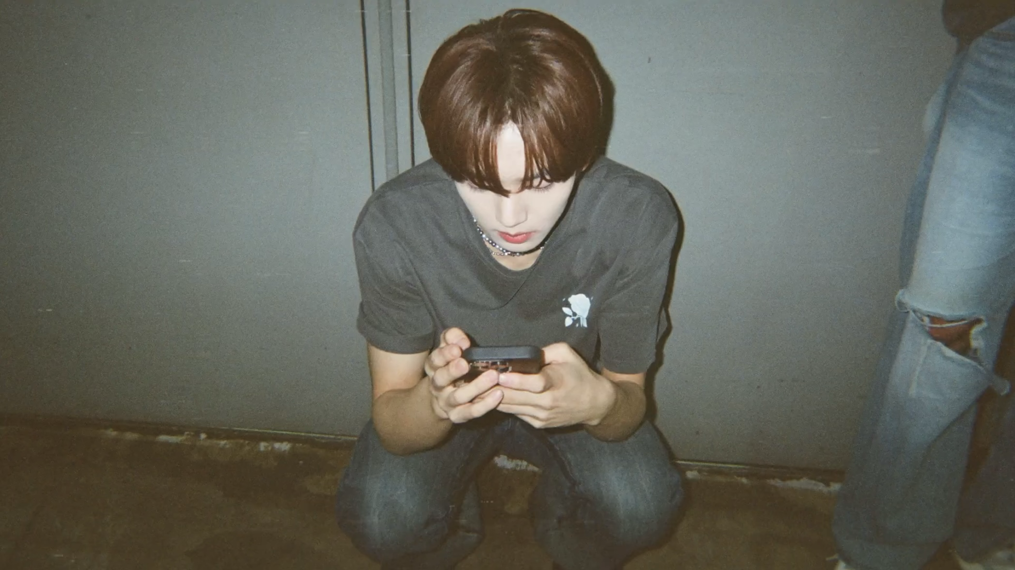 Behind-the-scenes cut of Han Yujin (ZEROBASEONE)