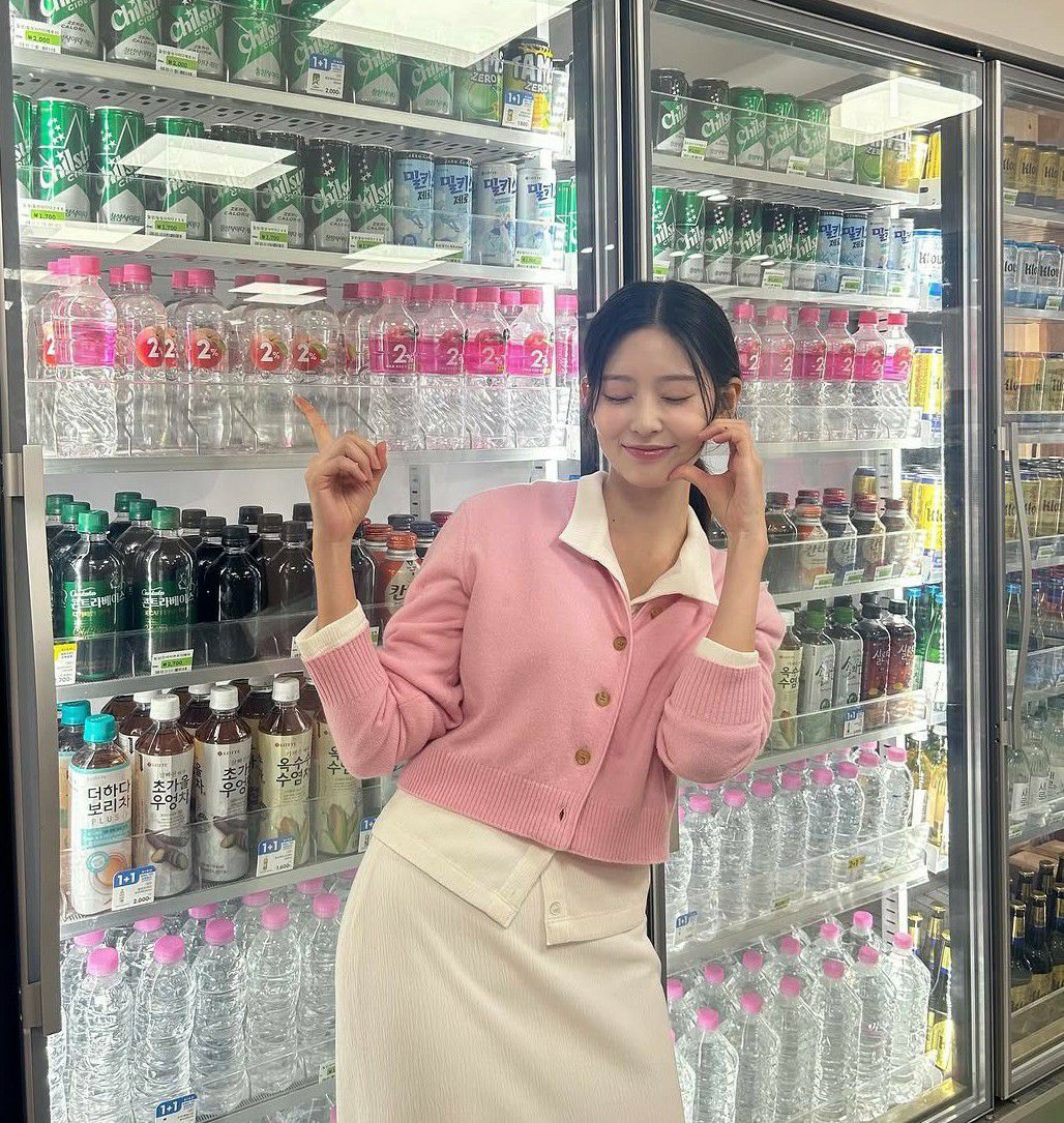 Recent activity shot of Kim Minju