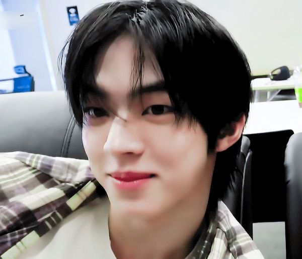 TWS ドフン TWS ドフン ファンダムコミュニティ │ KPOP人気No.1アプリ 最愛ドル