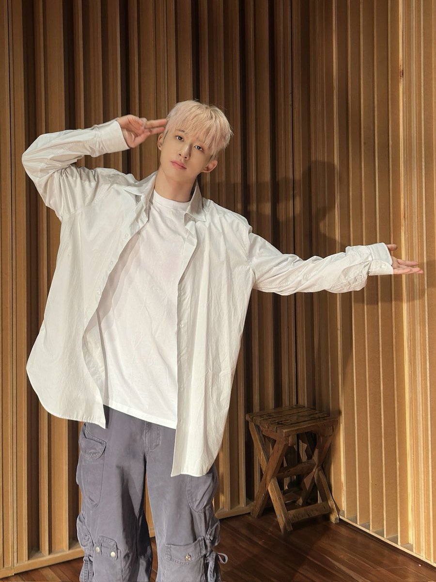 Behind-the-scenes cut of B.I