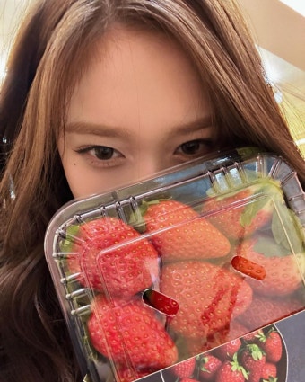 イソ (IVE)の舞台裏ショット