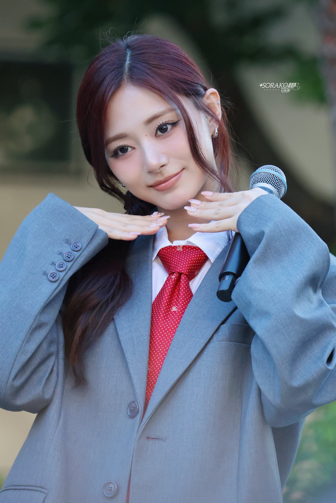 A moment captured by Tzuyu (TWICE)'s fan