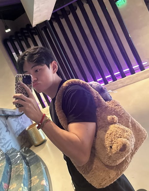 Recent activity shot of V (BTS)