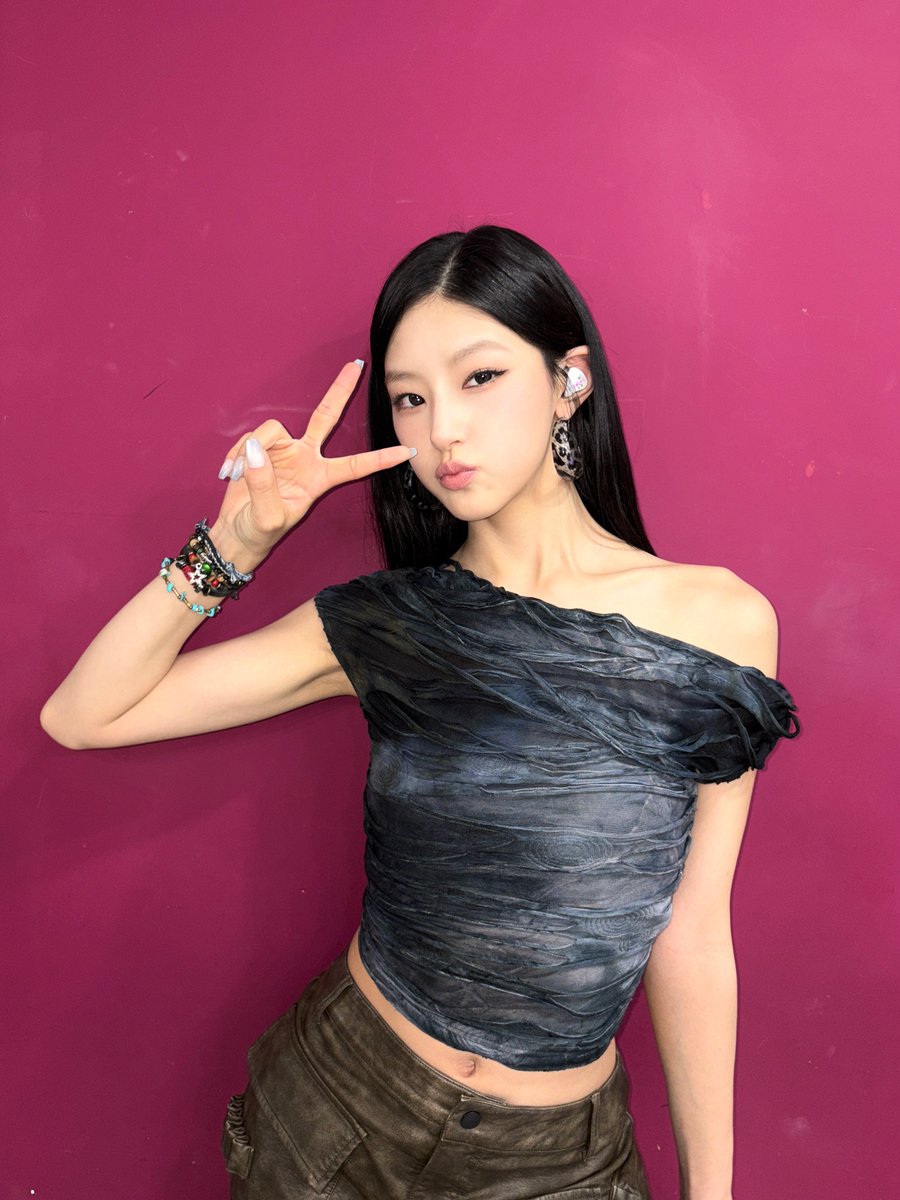 Latest photo of KISS OF LIFE