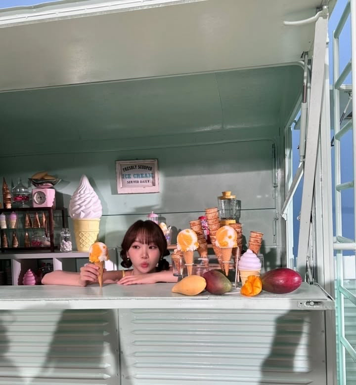 Momen yang diabadikan oleh penggemar Kim Chaewon (LE SSERAFIM)