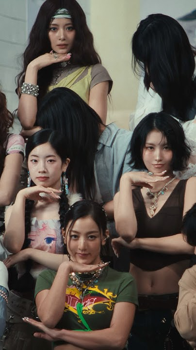 Behind-the-scenes cut of Dahyun (TWICE)