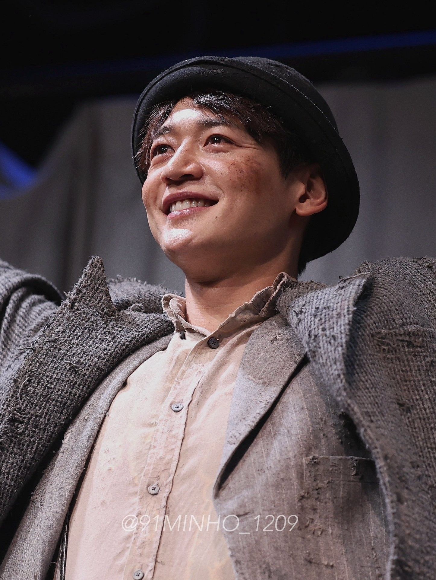 Behind-the-scenes cut of Minho (SHINee)