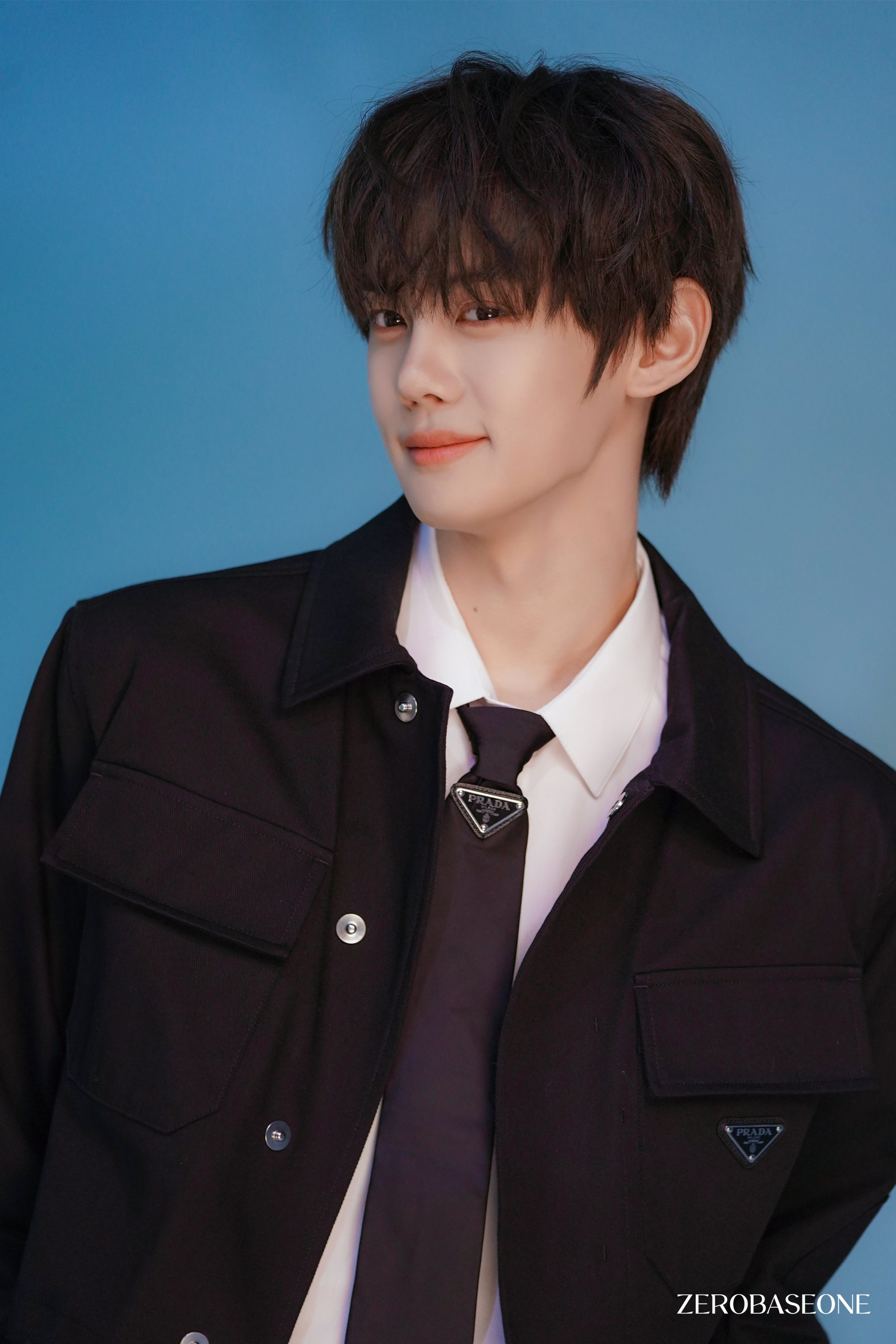 Foto terbaru Kim Gyuvin (ZEROBASEONE)