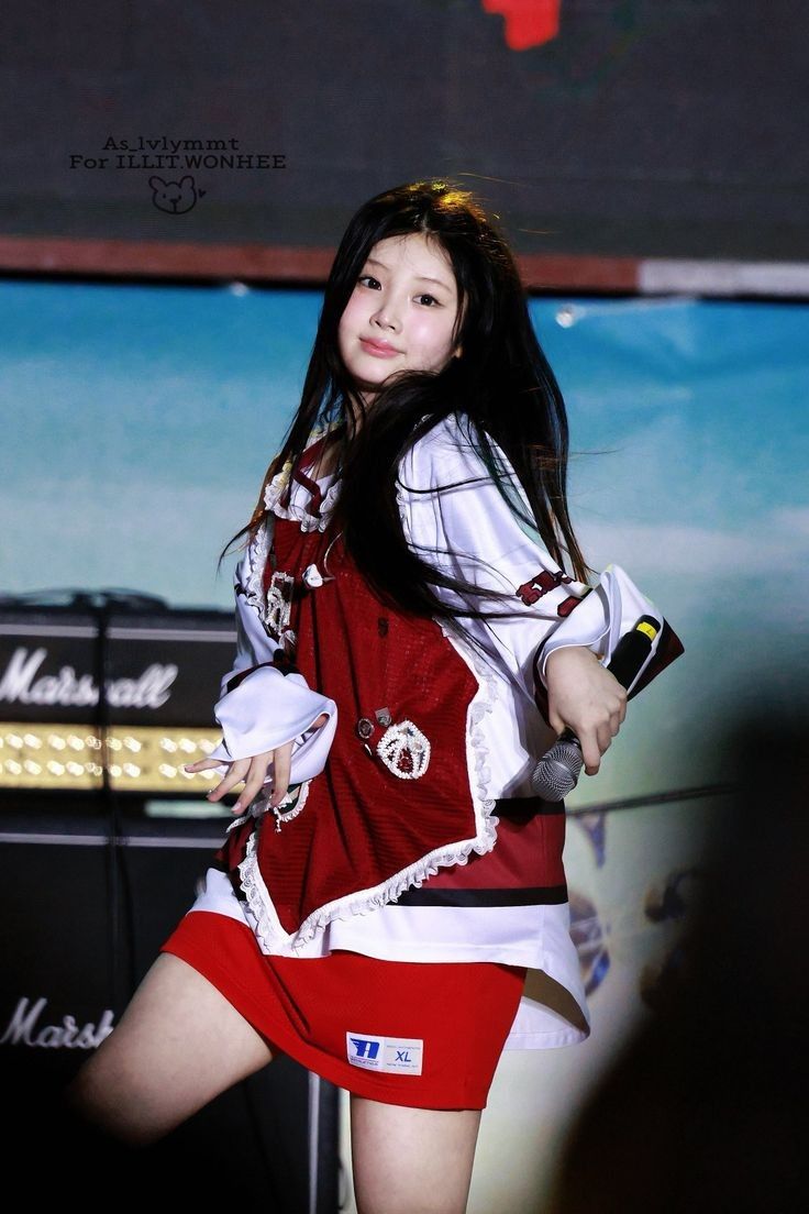 Recent activity shot of Wonhee (ILLIT)