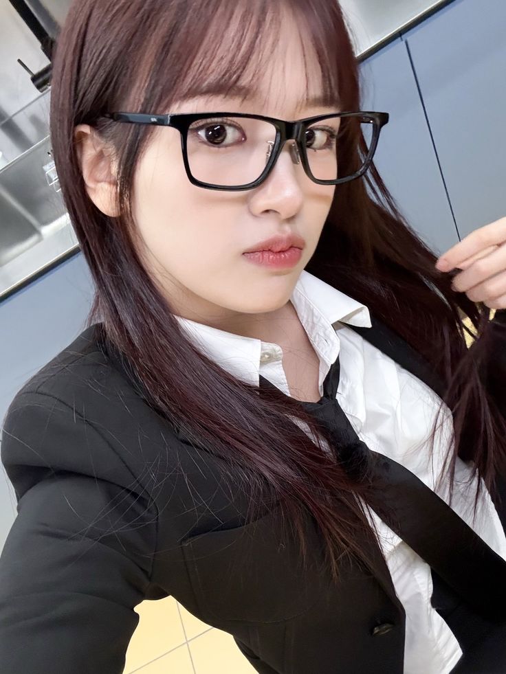 Latest photo of An Yujin (IVE)