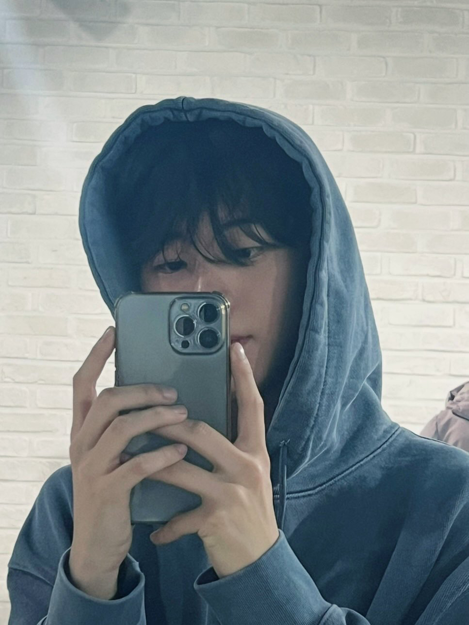 A moment captured by Seo Jeongwoo (AHOF)'s fan