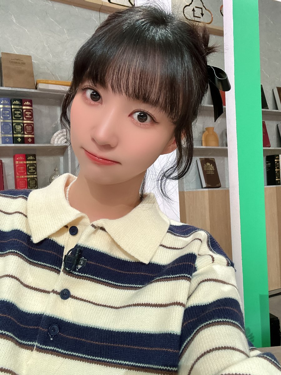 Latest photo of OH MY GIRL