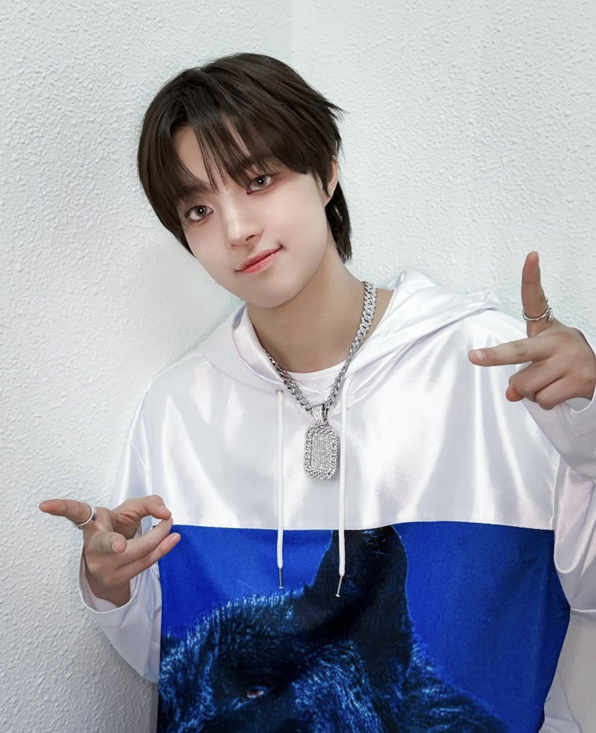 Latest photo of EJ (&TEAM)