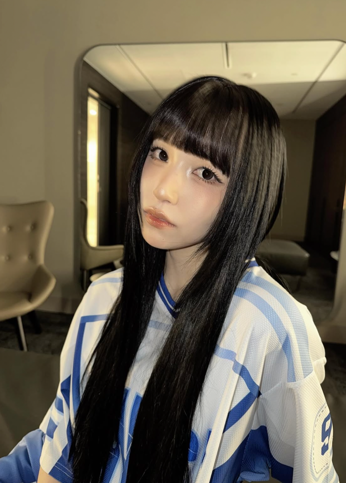 Momen yang diabadikan oleh penggemar Mina (TWICE)