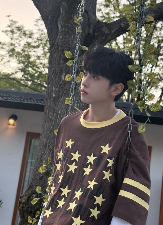 Behind-the-scenes cut of Yujun (Xikers)