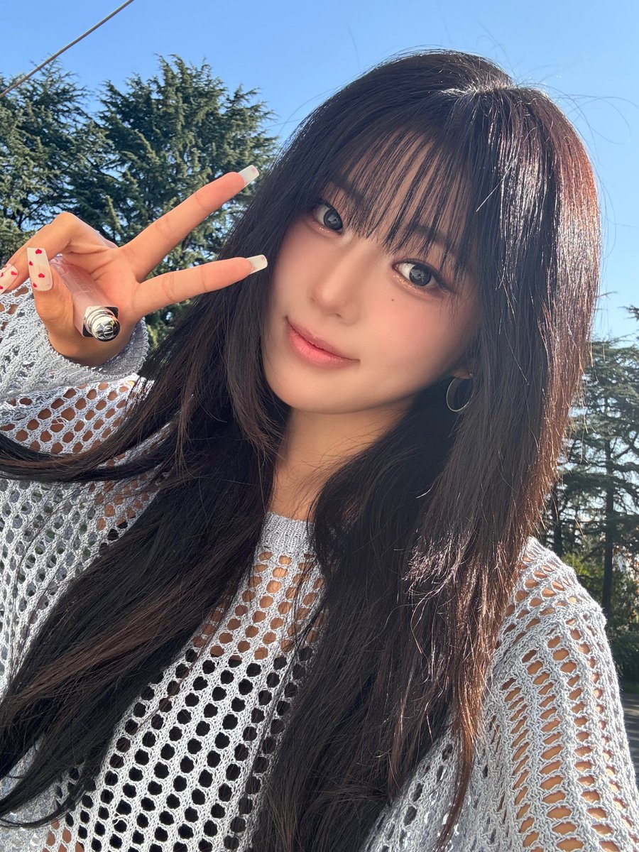 Behind-the-scenes cut of H1-KEY