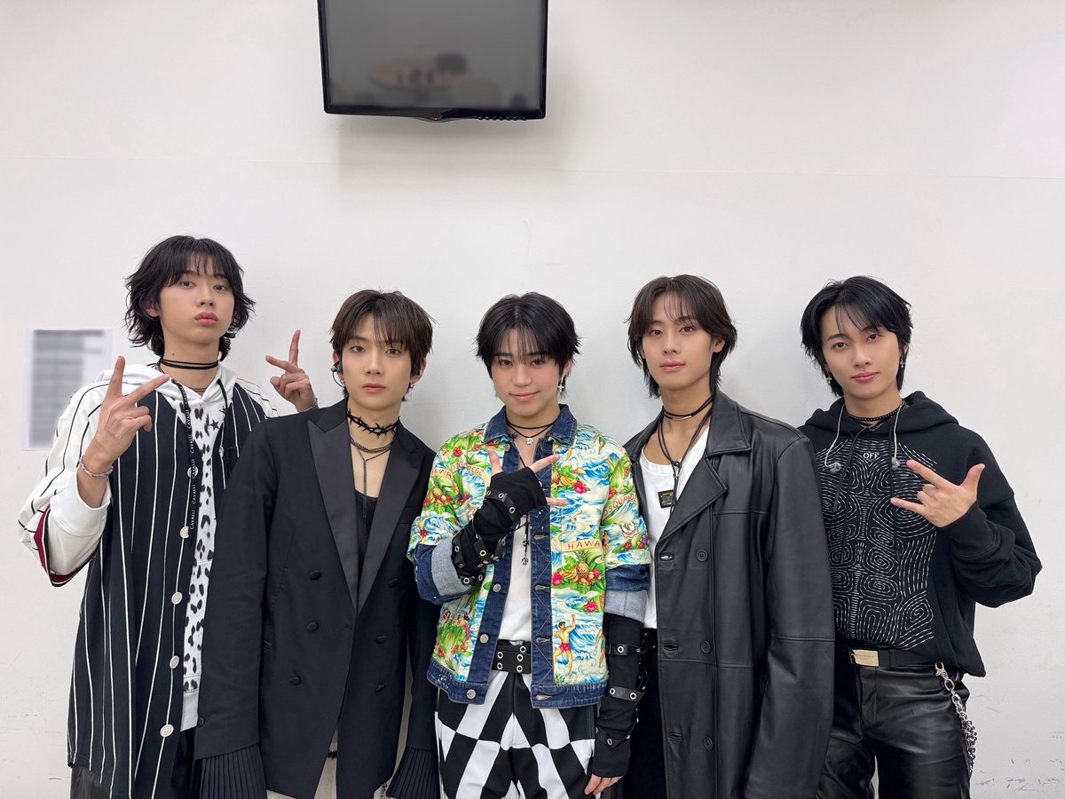 A moment captured by Hi-Fi Un!corn's fan