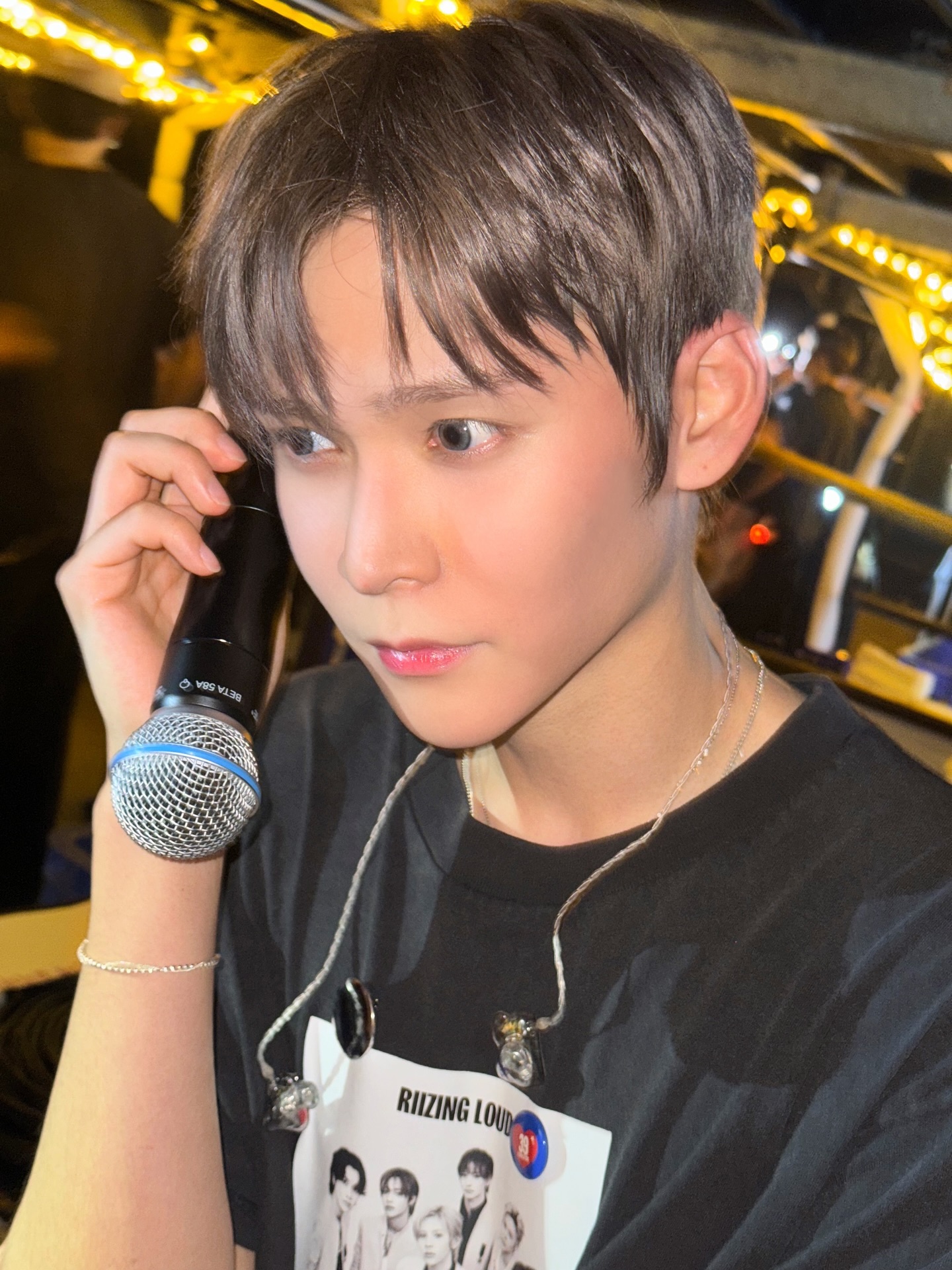 Recent activity shot of Eunseok (RIIZE)
