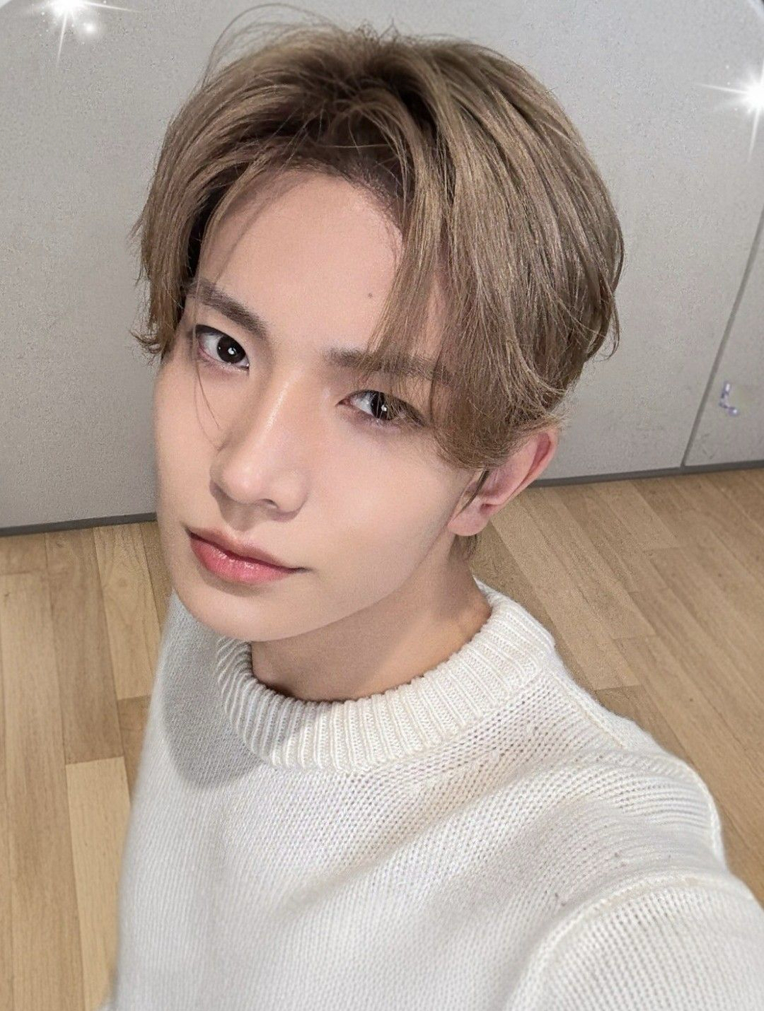 Behind-the-scenes cut of Heeseung (ENHYPEN)