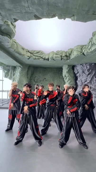 A heartfelt wallpaper shared by &TEAM's fans