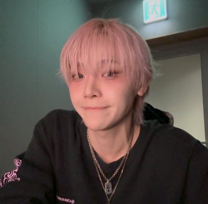 Latest photo of Nicholas (&TEAM)