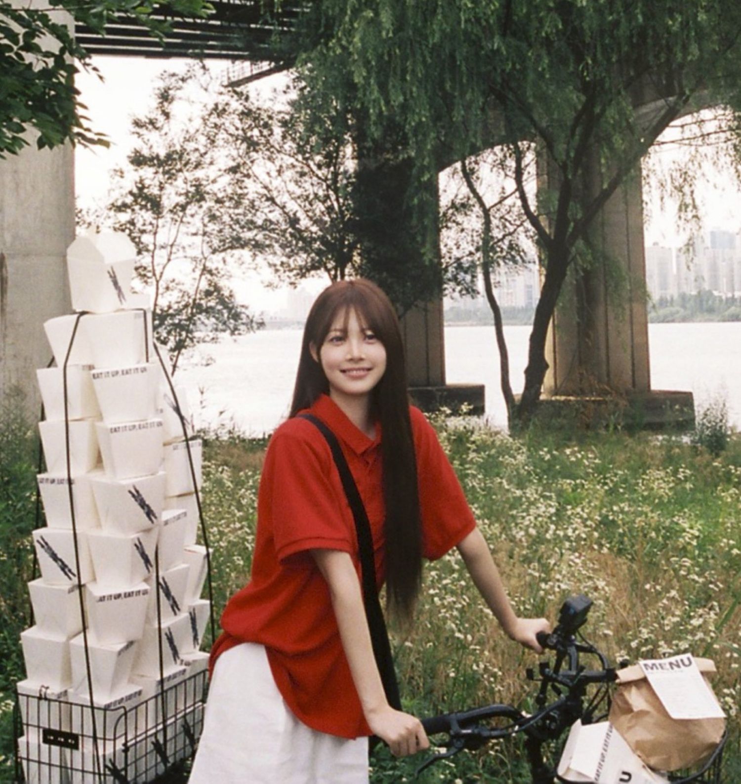 Behind-the-scenes cut of Hong Eunchae (LE SSERAFIM)