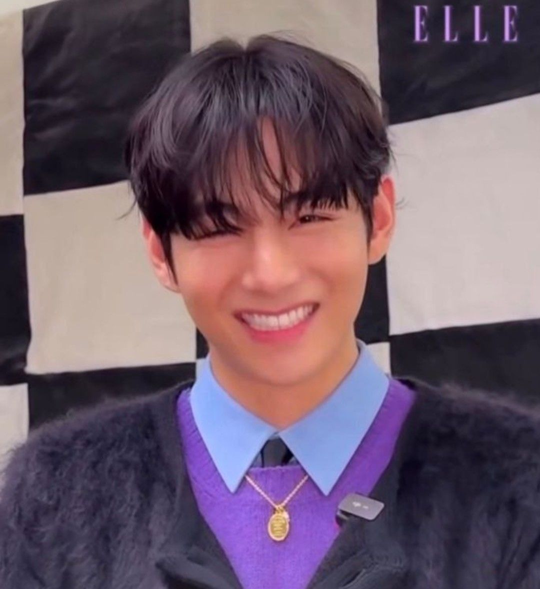 뷔 (방탄소년단)의 최신 사진