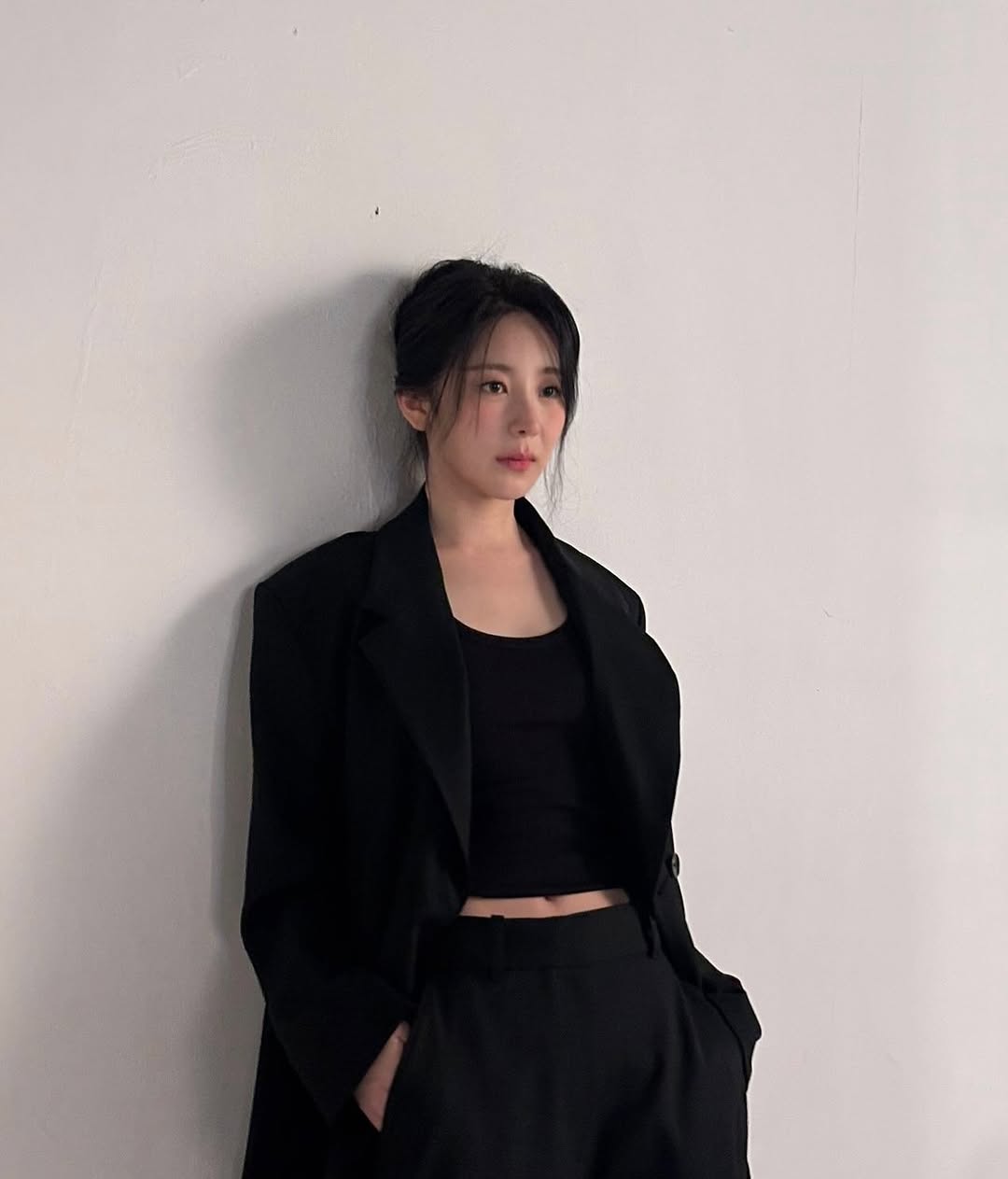 A moment captured by Lee Chaeyeon's fan