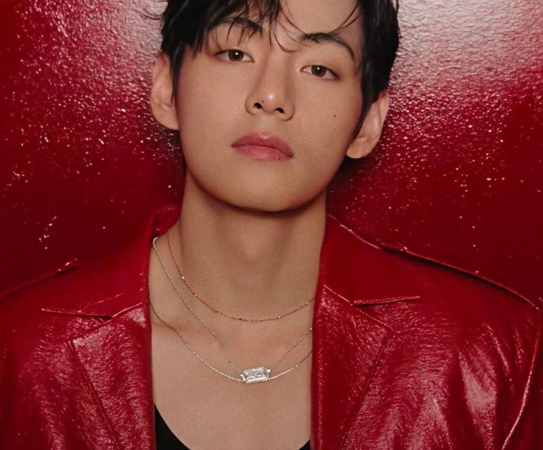 Recent activity shot of V (BTS)