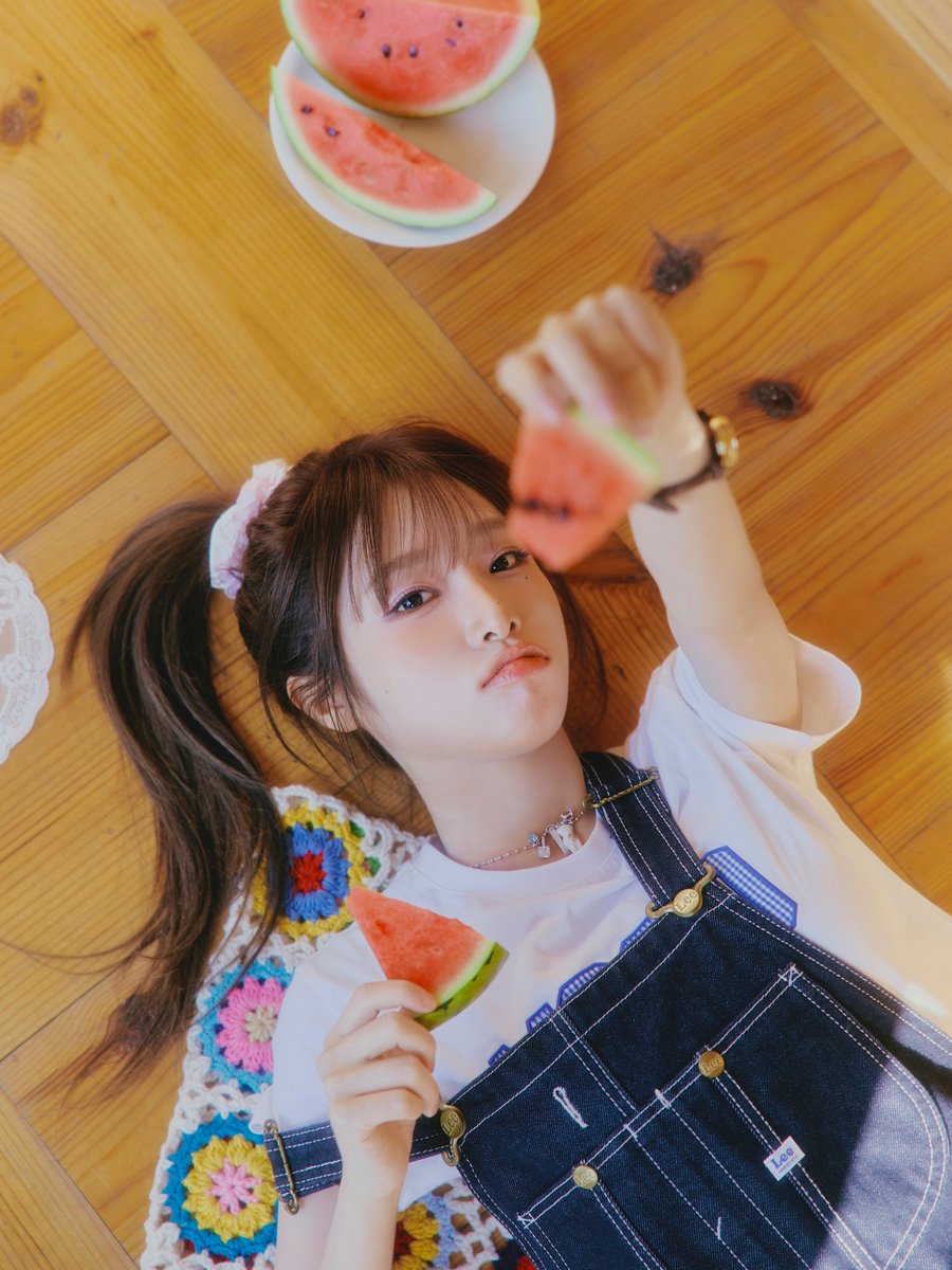 Behind-the-scenes cut of Choi Yena