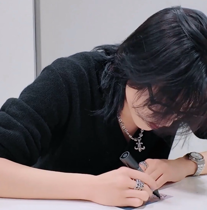 Recent activity shot of Haruto (TREASURE)