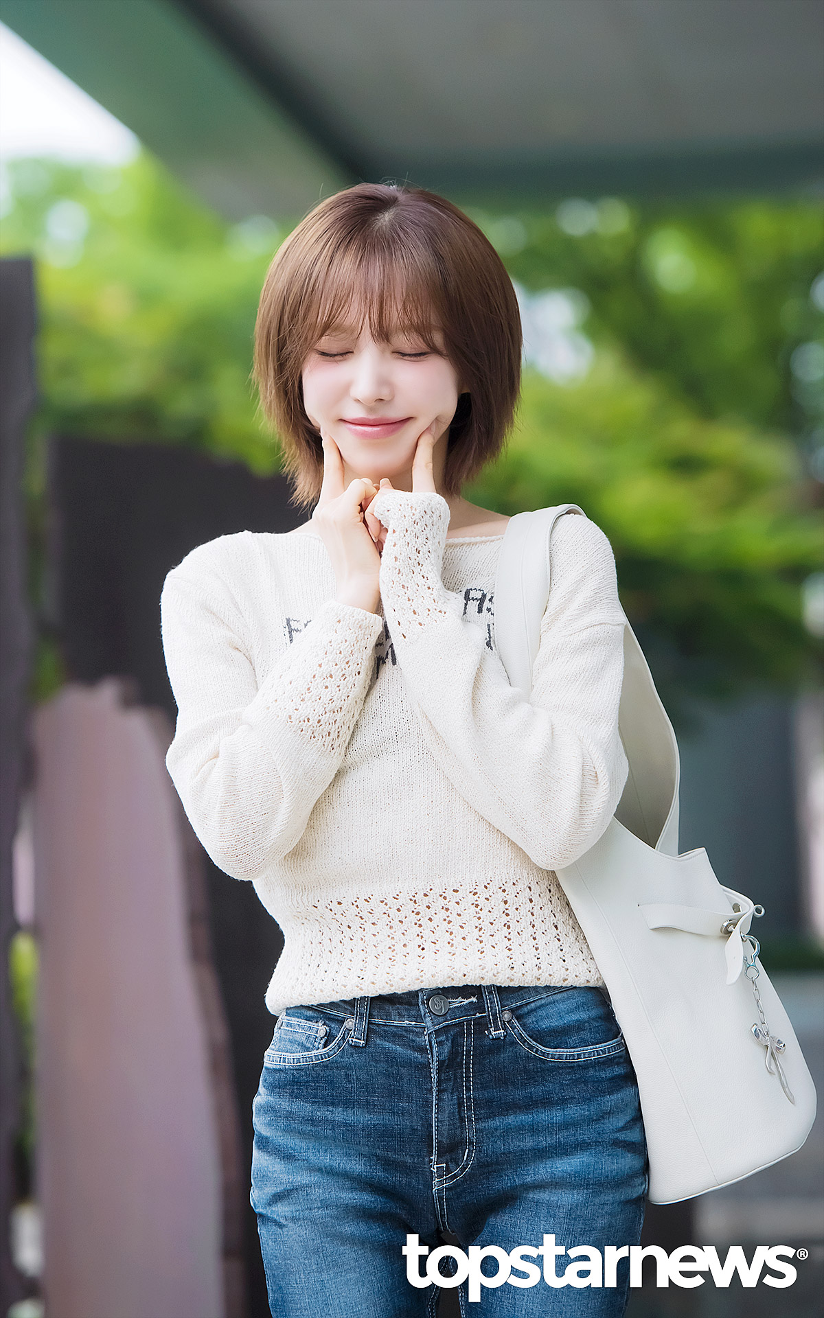 Behind-the-scenes cut of Wendy (Red Velvet)