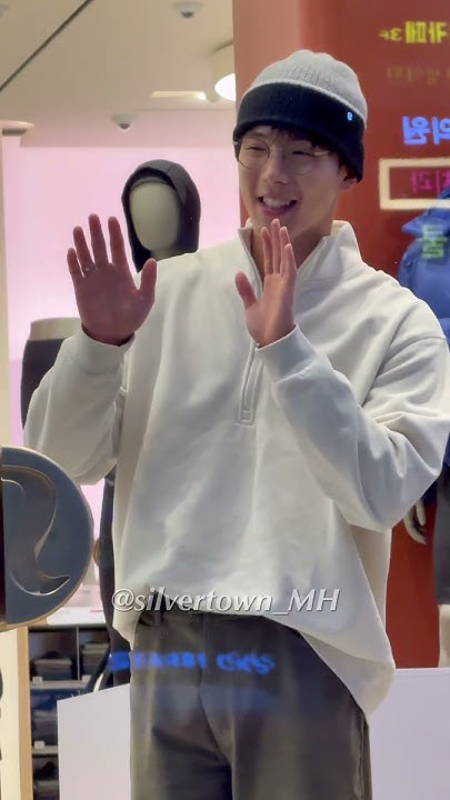 Momen yang diabadikan oleh penggemar Shownu (MONSTA X)