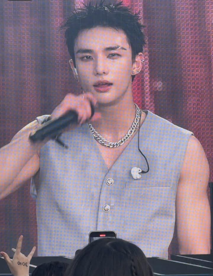 Latest photo of Hyunjin (Stray Kids)