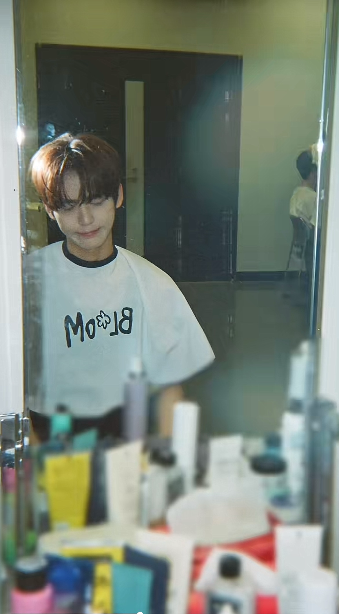 A heartfelt wallpaper shared by Han Yujin (ZEROBASEONE)'s fans