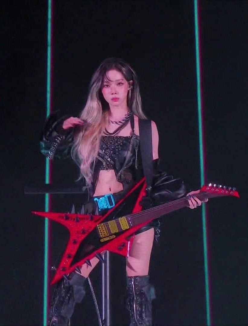 Winter (aespa)的最新照片