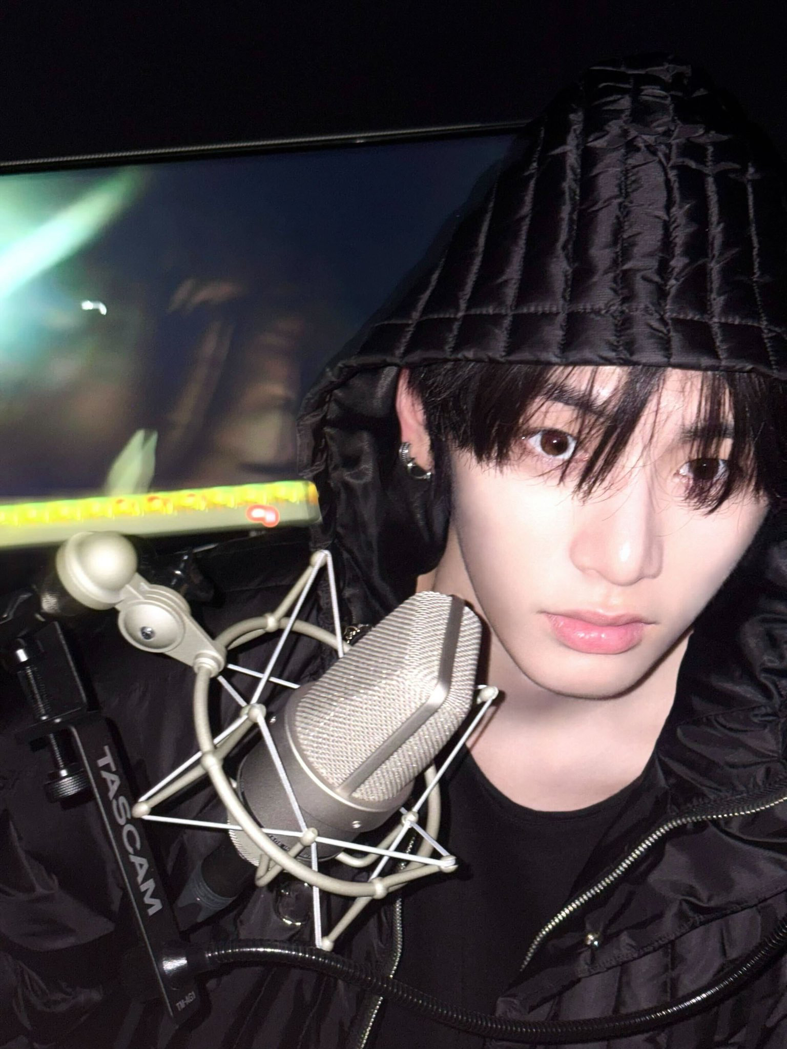 Behind-the-scenes cut of Taesan (BOYNEXTDOOR)