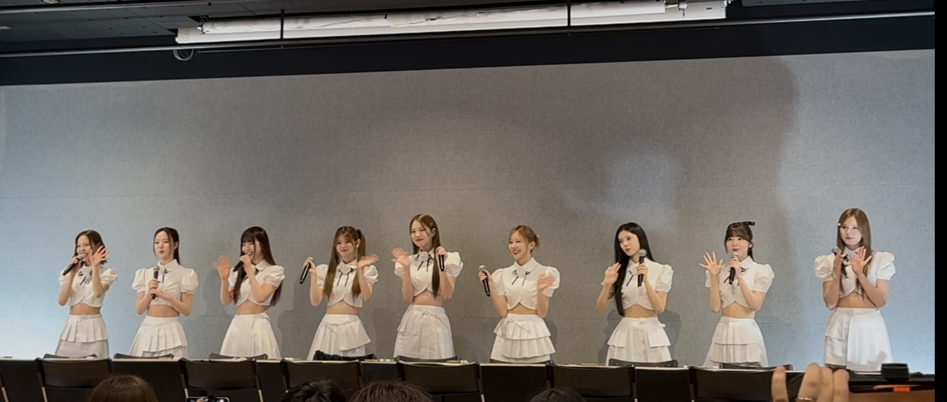 Behind-the-scenes cut of Mayuka (NiziU)