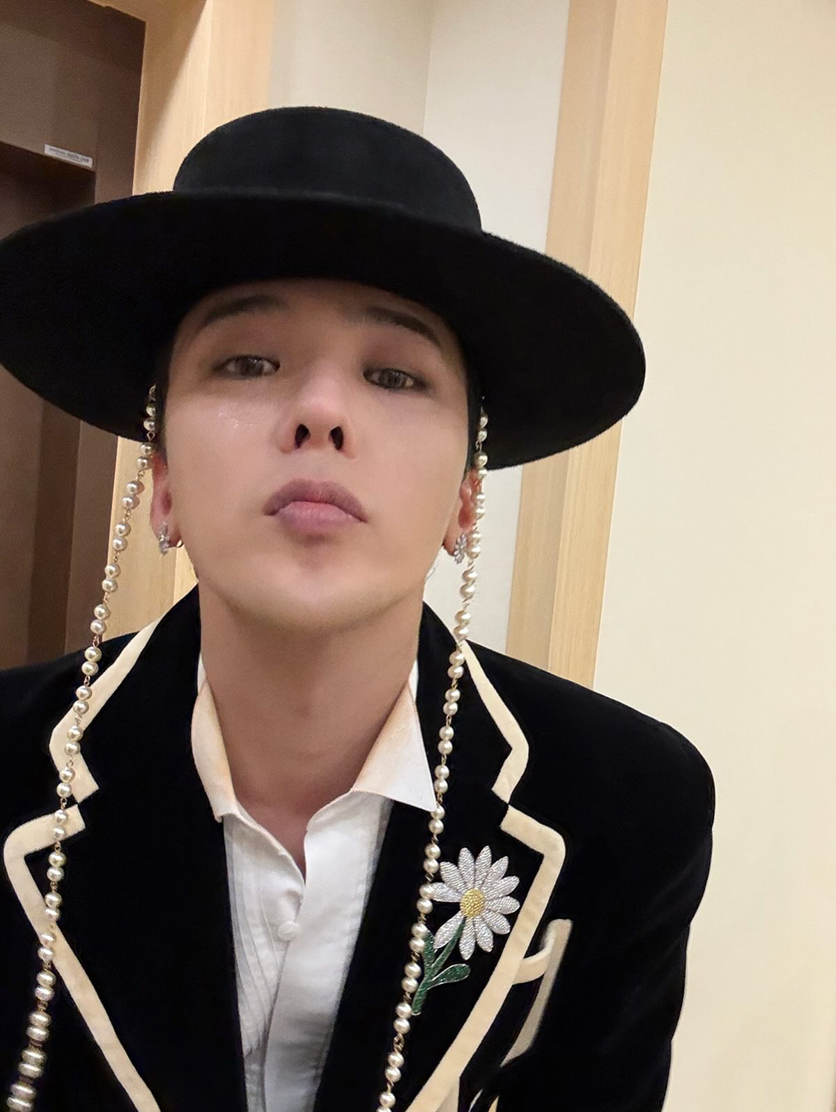 Momen yang diabadikan oleh penggemar G-DRAGON (BIGBANG)