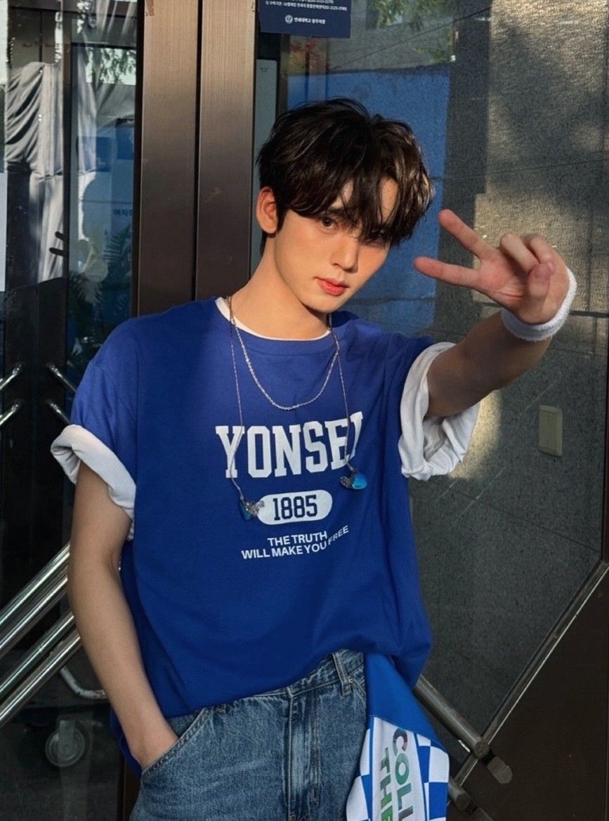 Recent activity shot of Han Yujin (ZEROBASEONE)