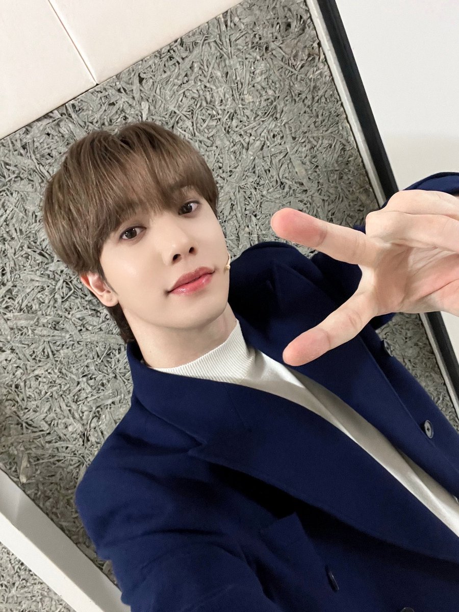 Behind-the-scenes cut of n.SSign