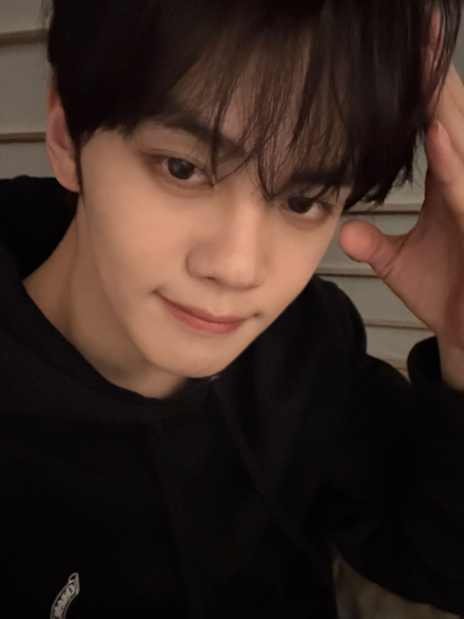 Latest photo of Kim Gyuvin (ZEROBASEONE)