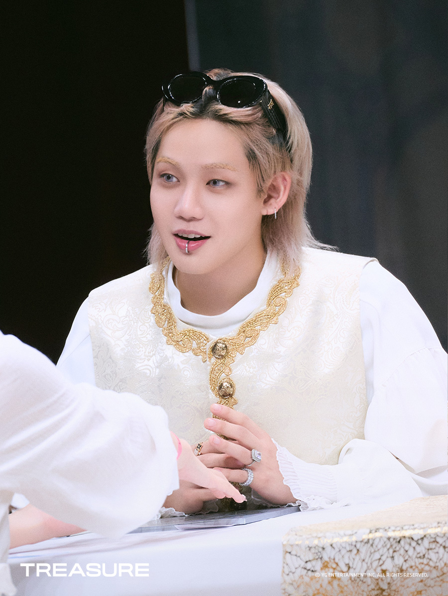 TREASUREの最新写真