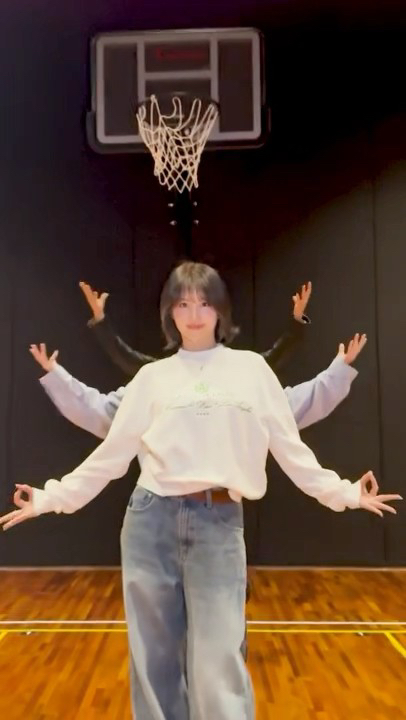 A moment captured by Momo (TWICE)'s fan